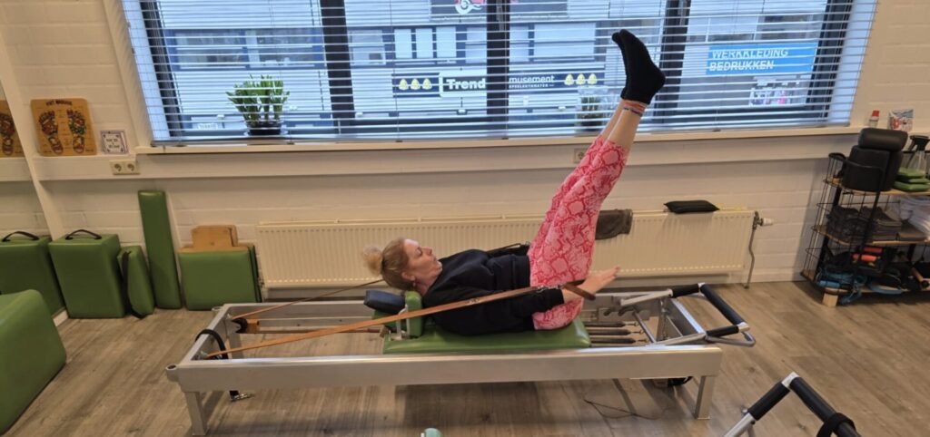 Femke op de Reformer